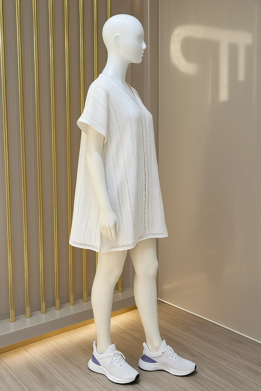 لباس ساحلی با جزئیات بزرگ راه راه لباس ساحلی با جزئیات بزرگ راه راه